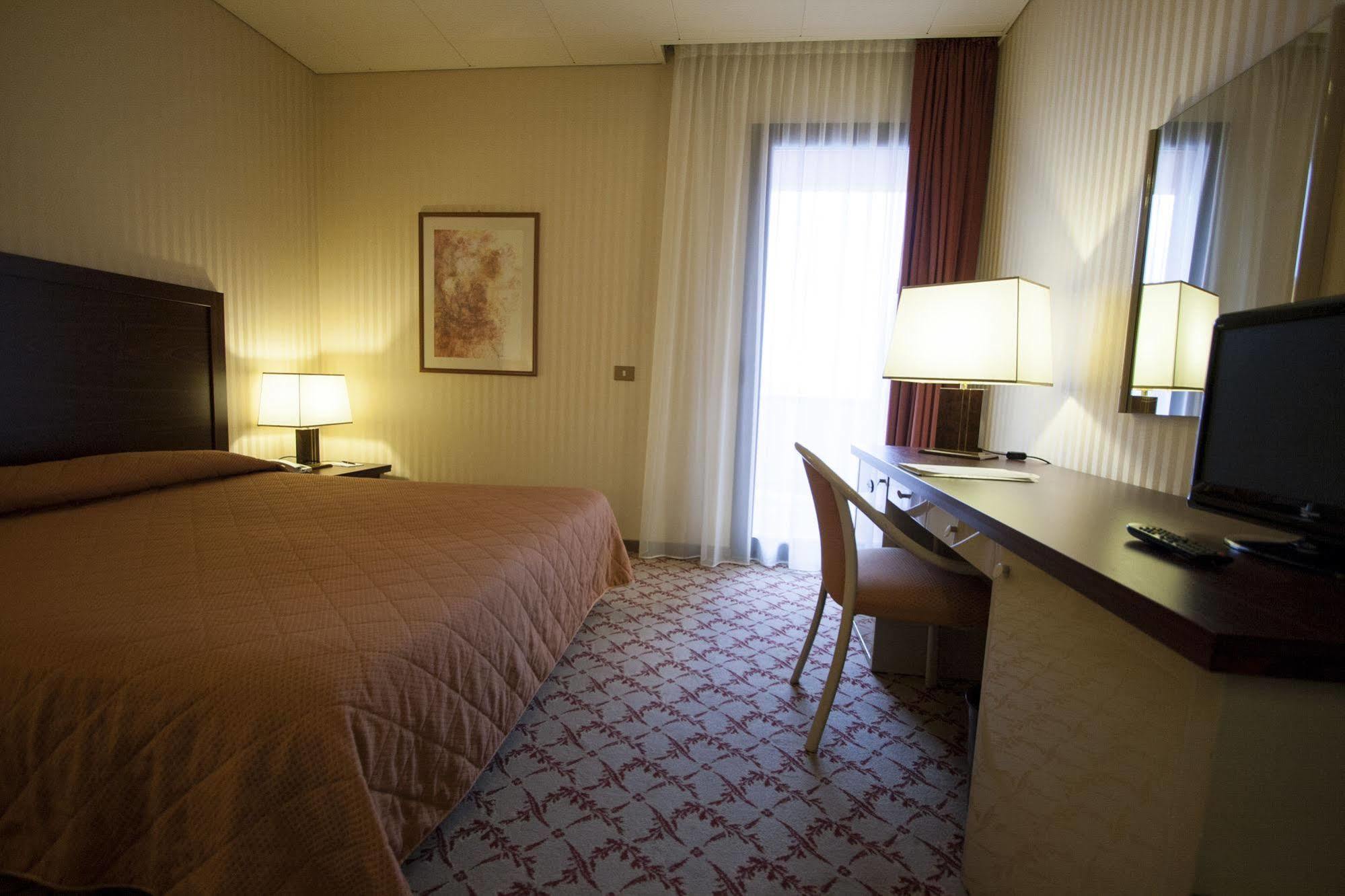 Executive Spa Hotel Фьорано-Моденезе Экстерьер фото